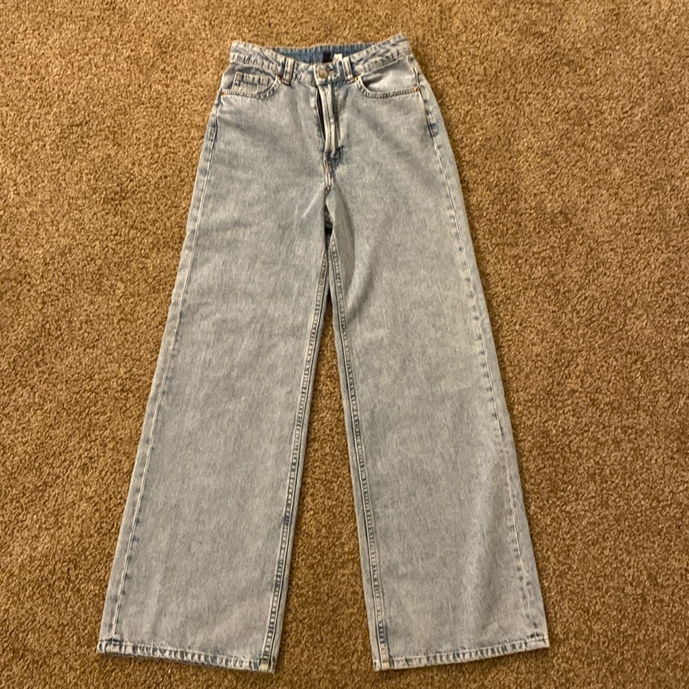 Divided H&M wide leg high waisted jeans size 2